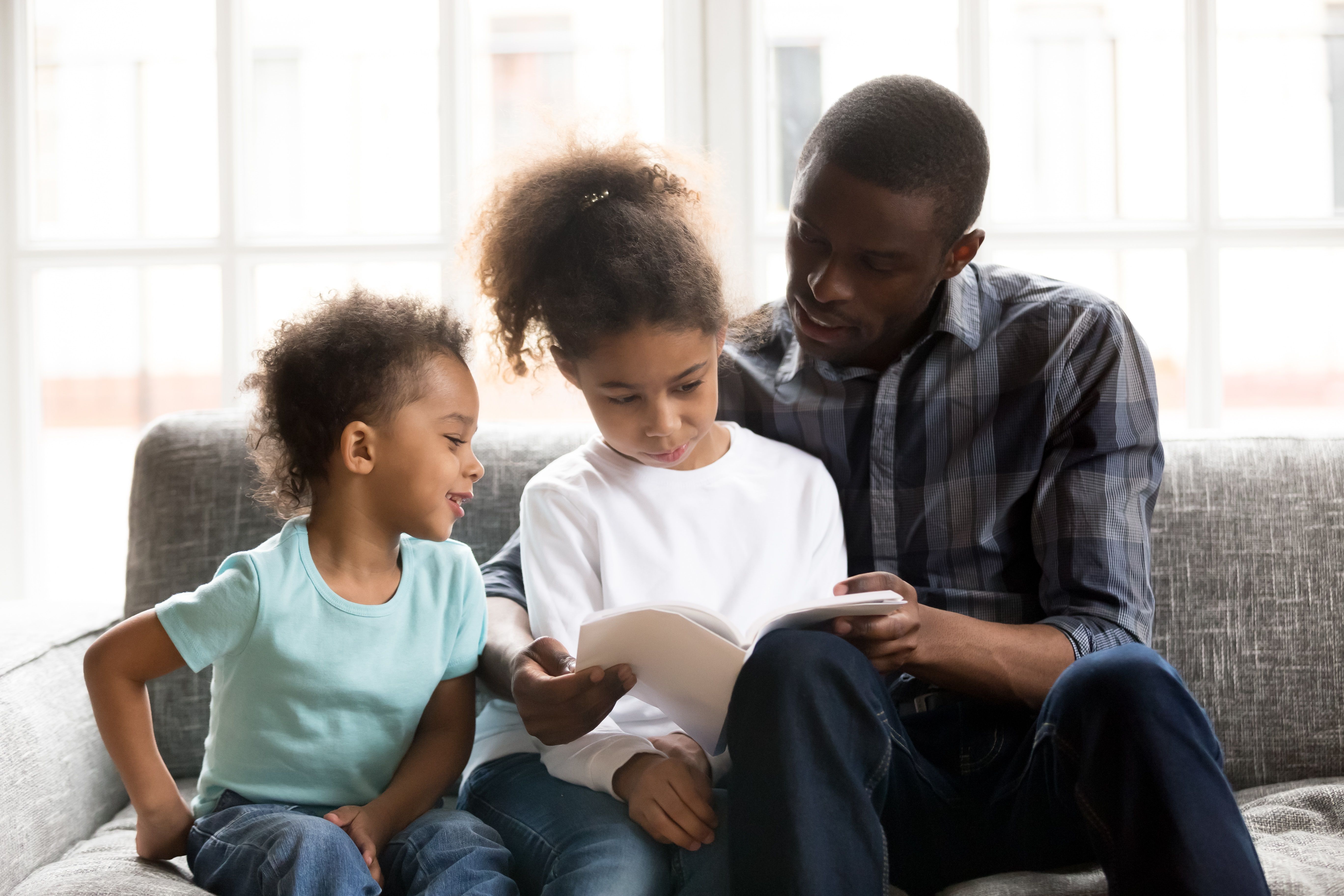Quem lê um livro vive mil vidas; quem não lê vive só uma