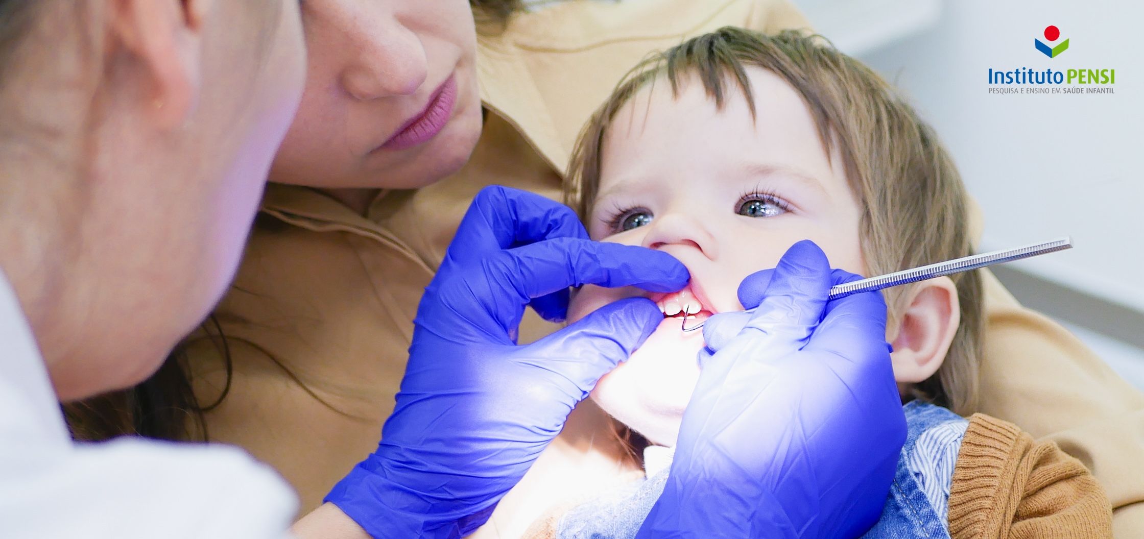 Os bebês no consultório do dentista