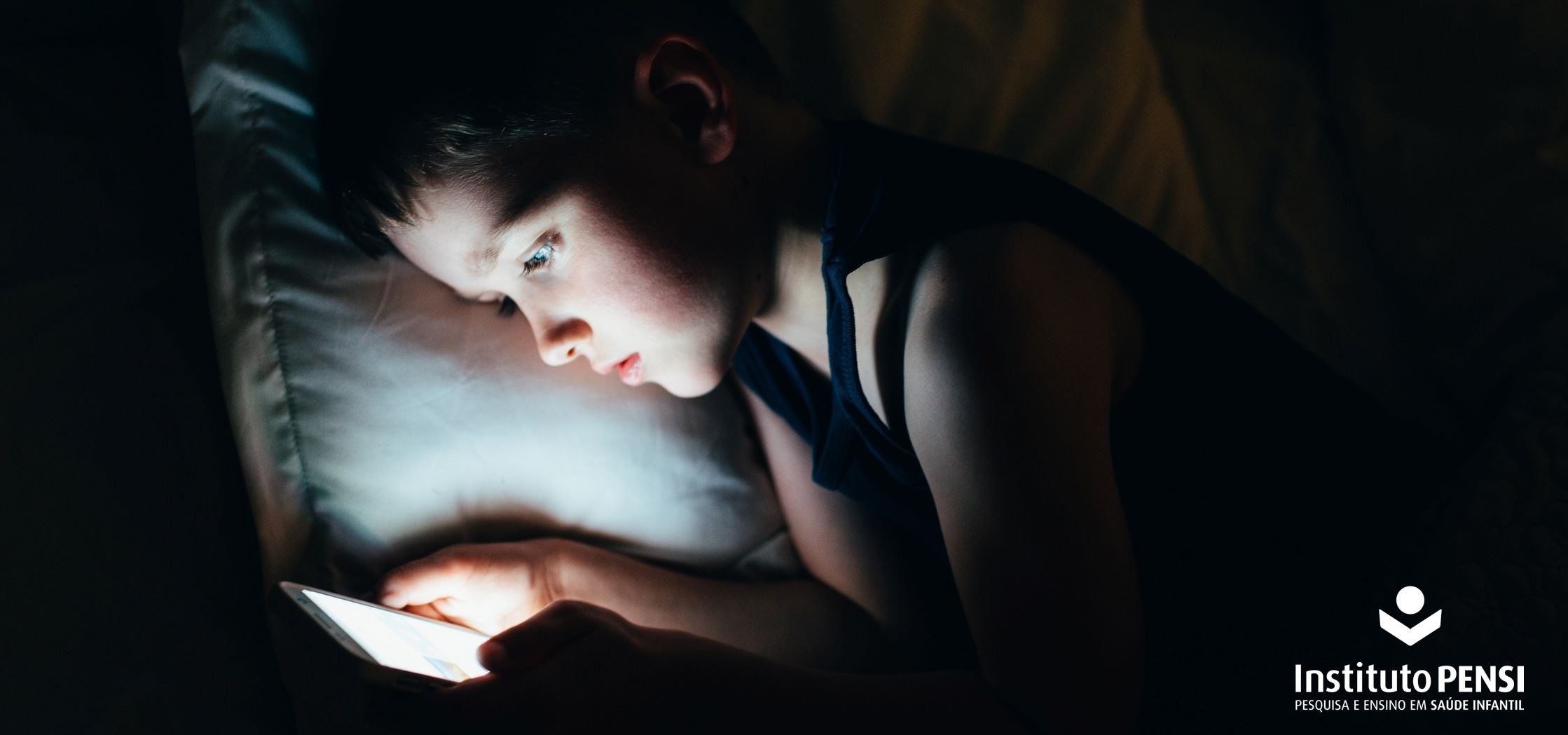 A influência de celulares e tablets sobre o sono