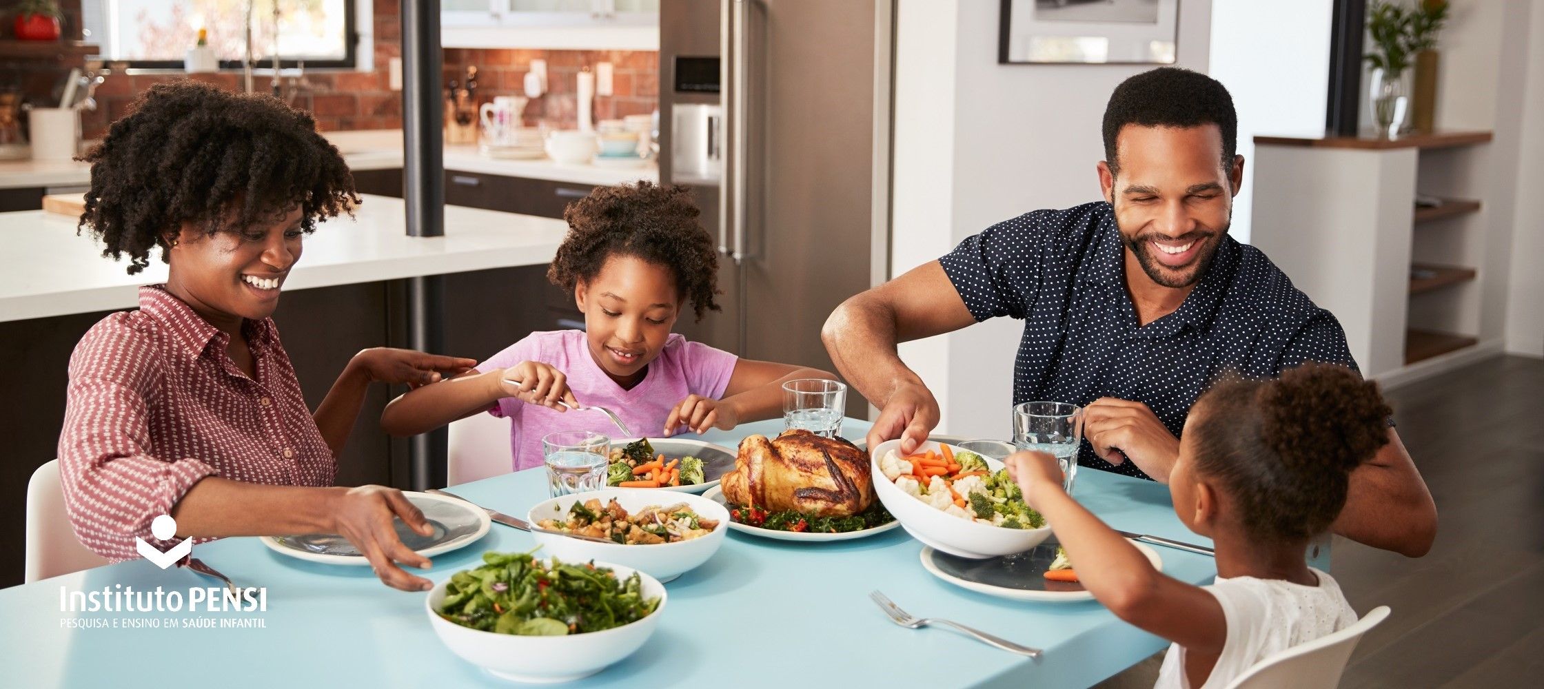 Como os pais se comportam tem a ver com a dificuldade alimentar de seus filhos?