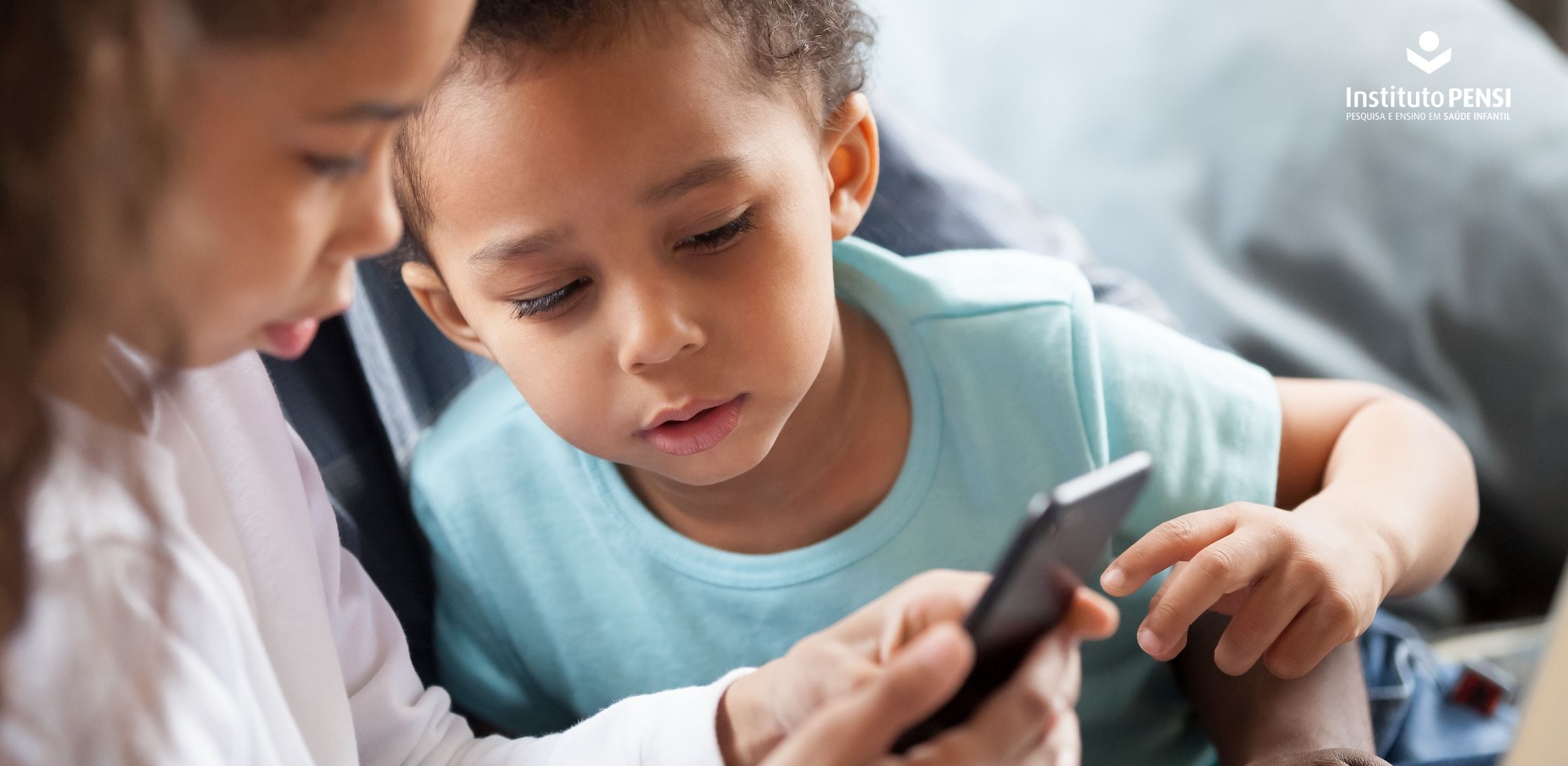 Crianças pequenas e a exposição à tecnologia