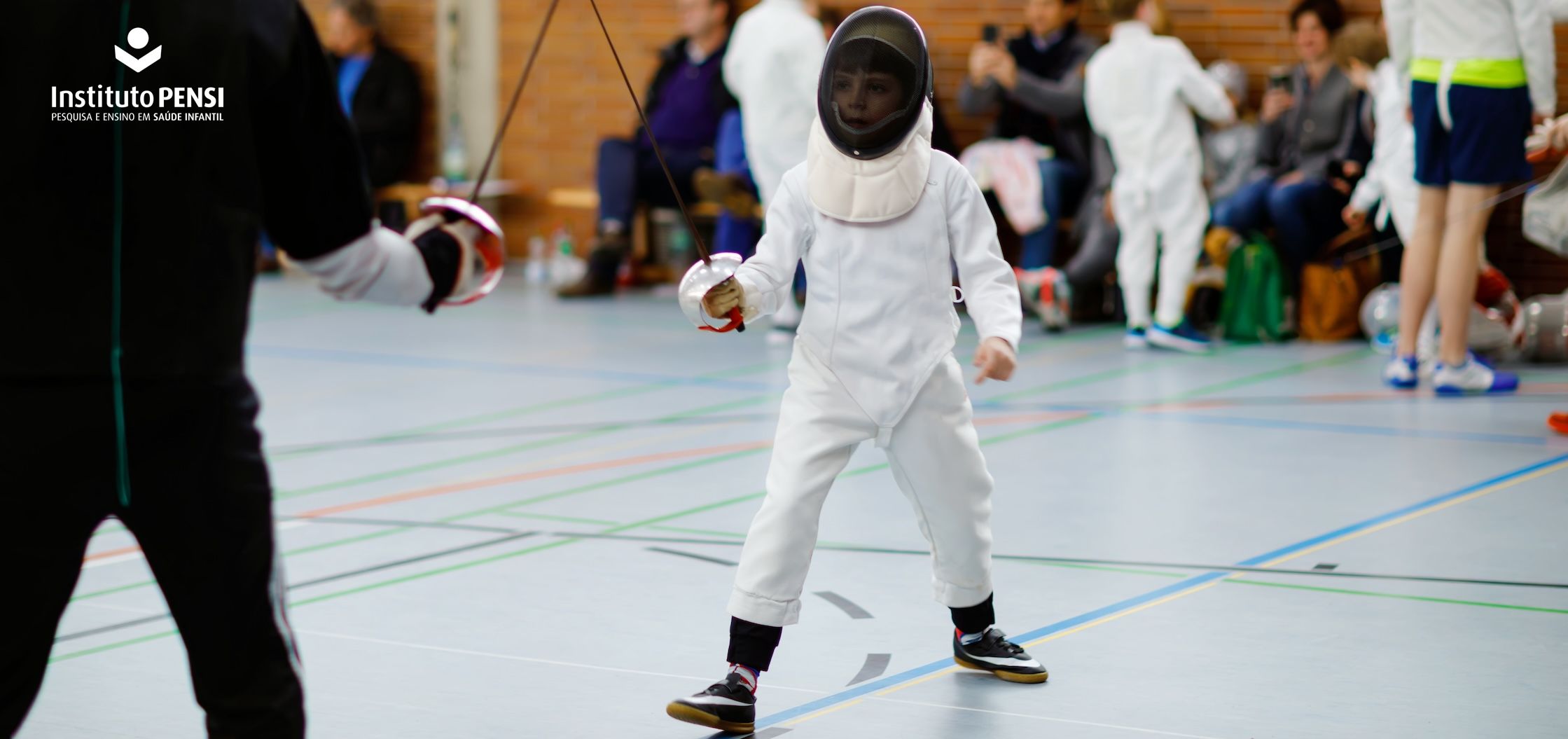 A esgrima para crianças