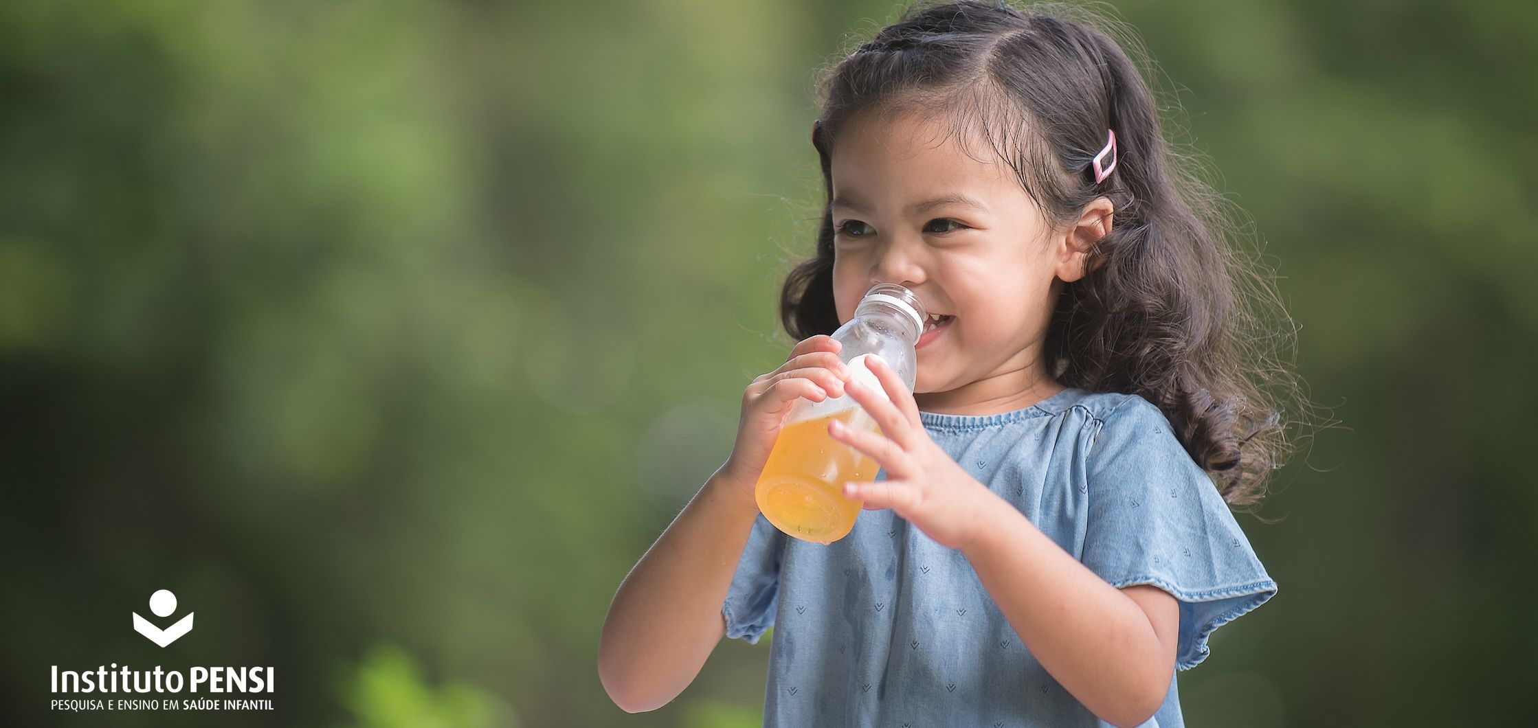Suco de fruta pode levar a ganho de peso na infância