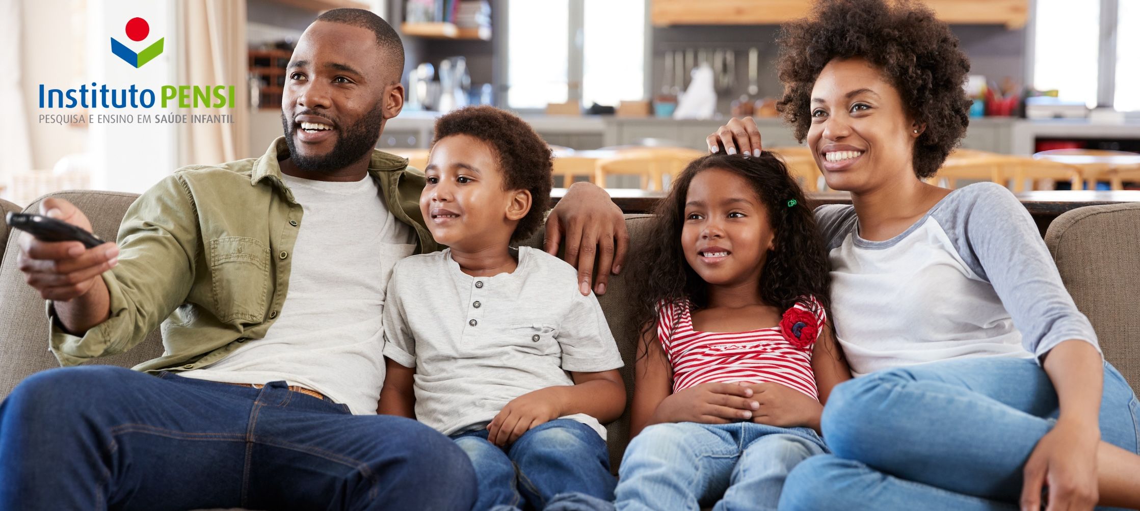 Dicas para os pais: assista televisão com seus filhos