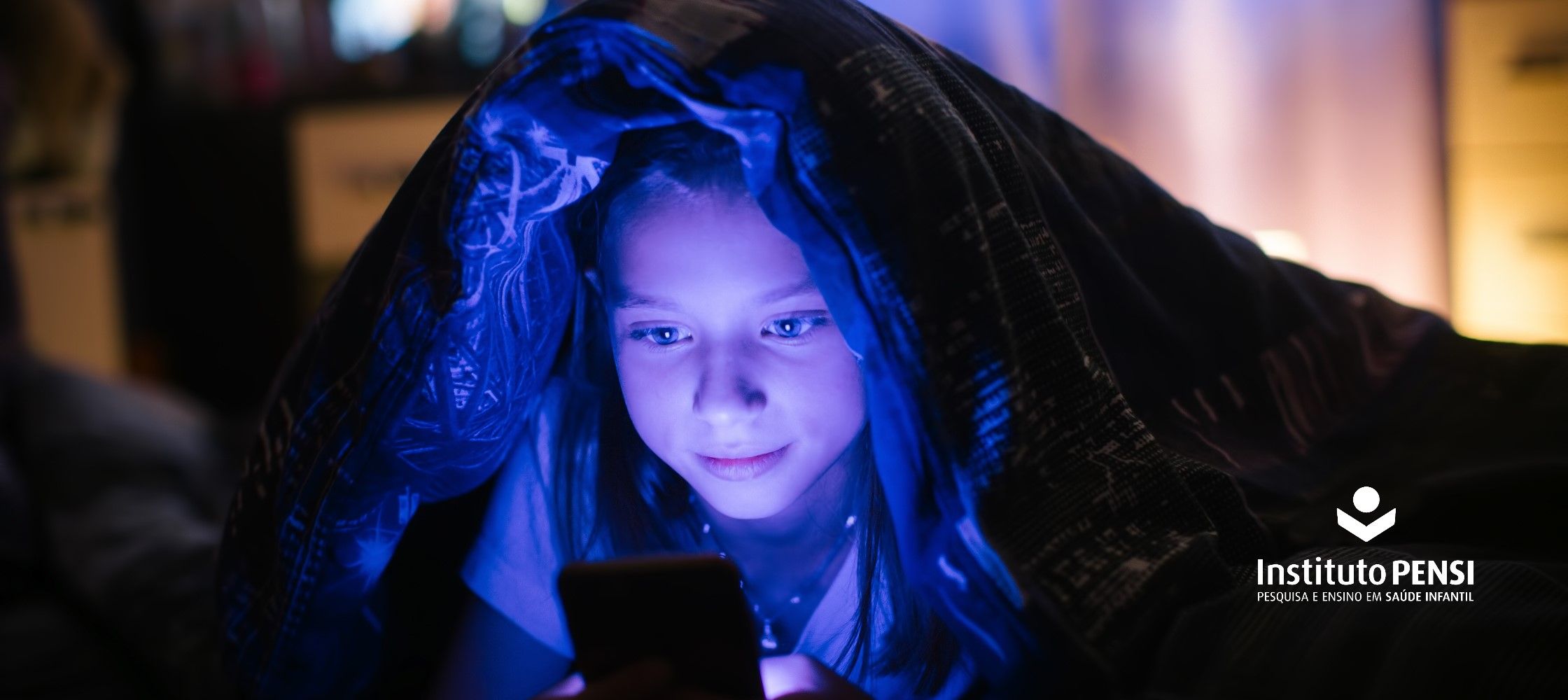 Desafios perigosos das mídias sociais: entendendo seu apelo para crianças e jovens