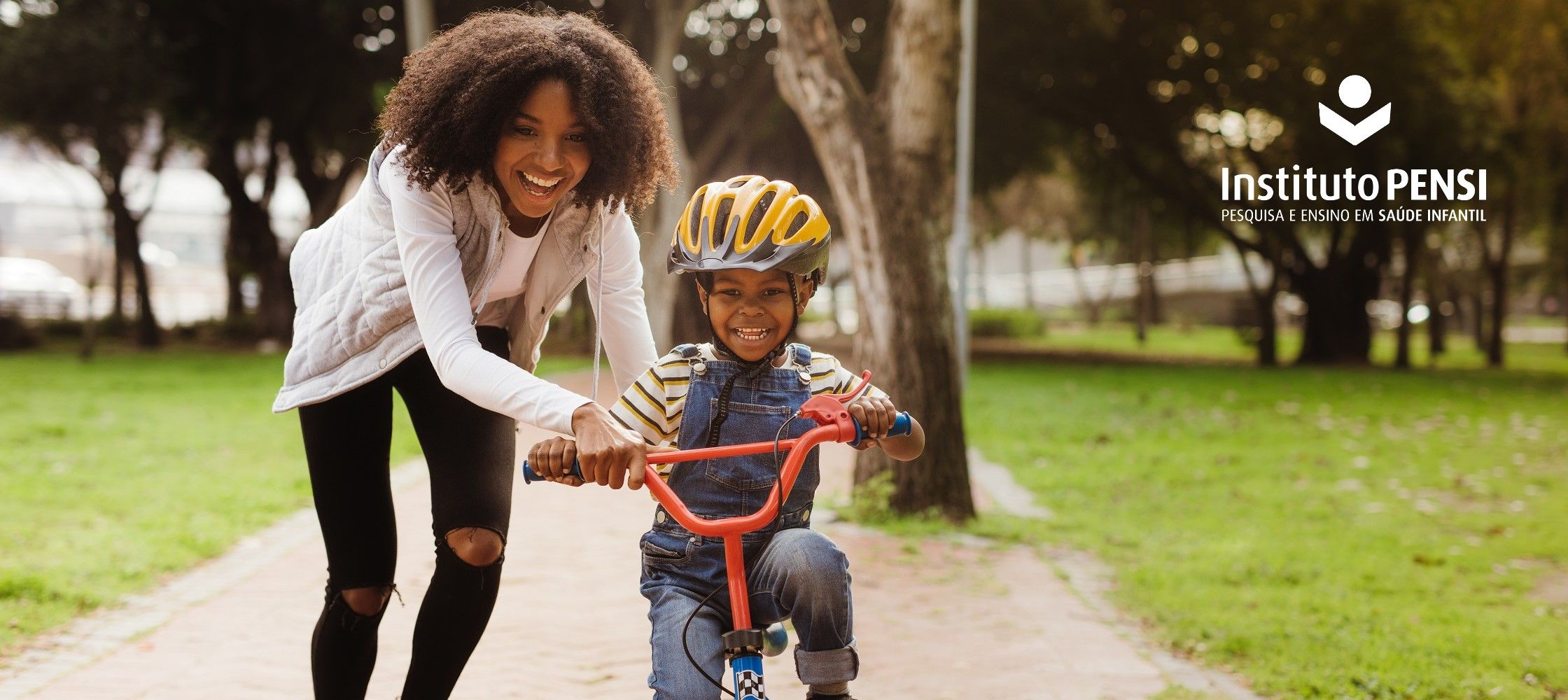 Segurança da criança ao andar de bicicleta